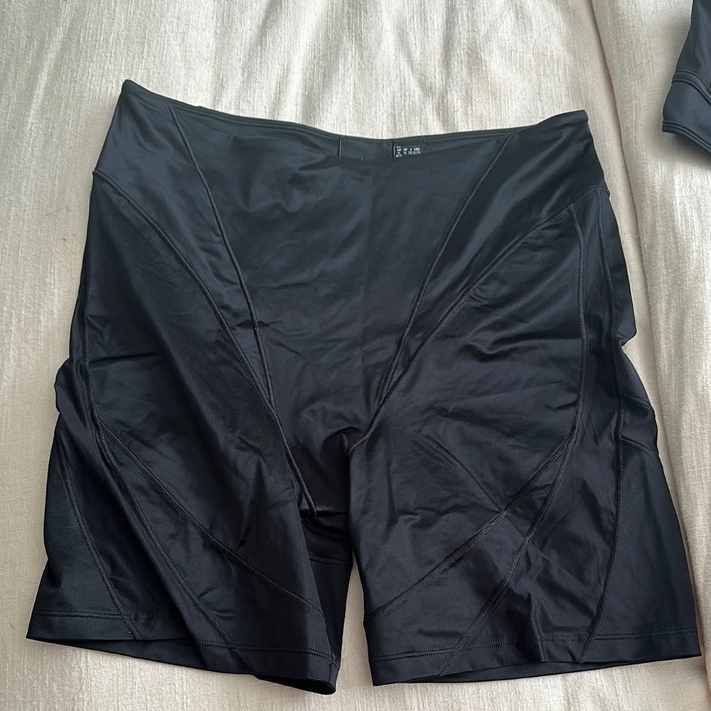 IVY PARK Black Performance Bike Shorts and Sports Bra